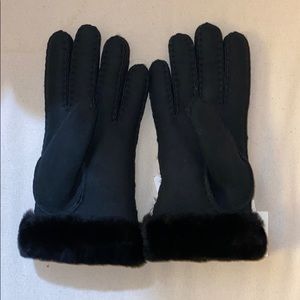 UGG Accessories - UGG Womens Gloves Size small Sheepskin UGG Accessories - UGG Womens Gloves Size small Sheepskin